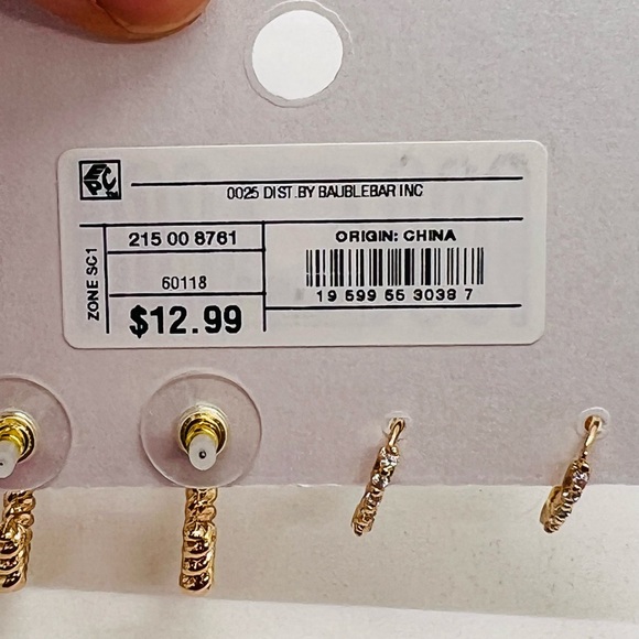 NWT BaubleBar Sugarfix Hoop Earrings: Heart Shaped and Cubic Zirconia Huggies - Picture 8 of 9